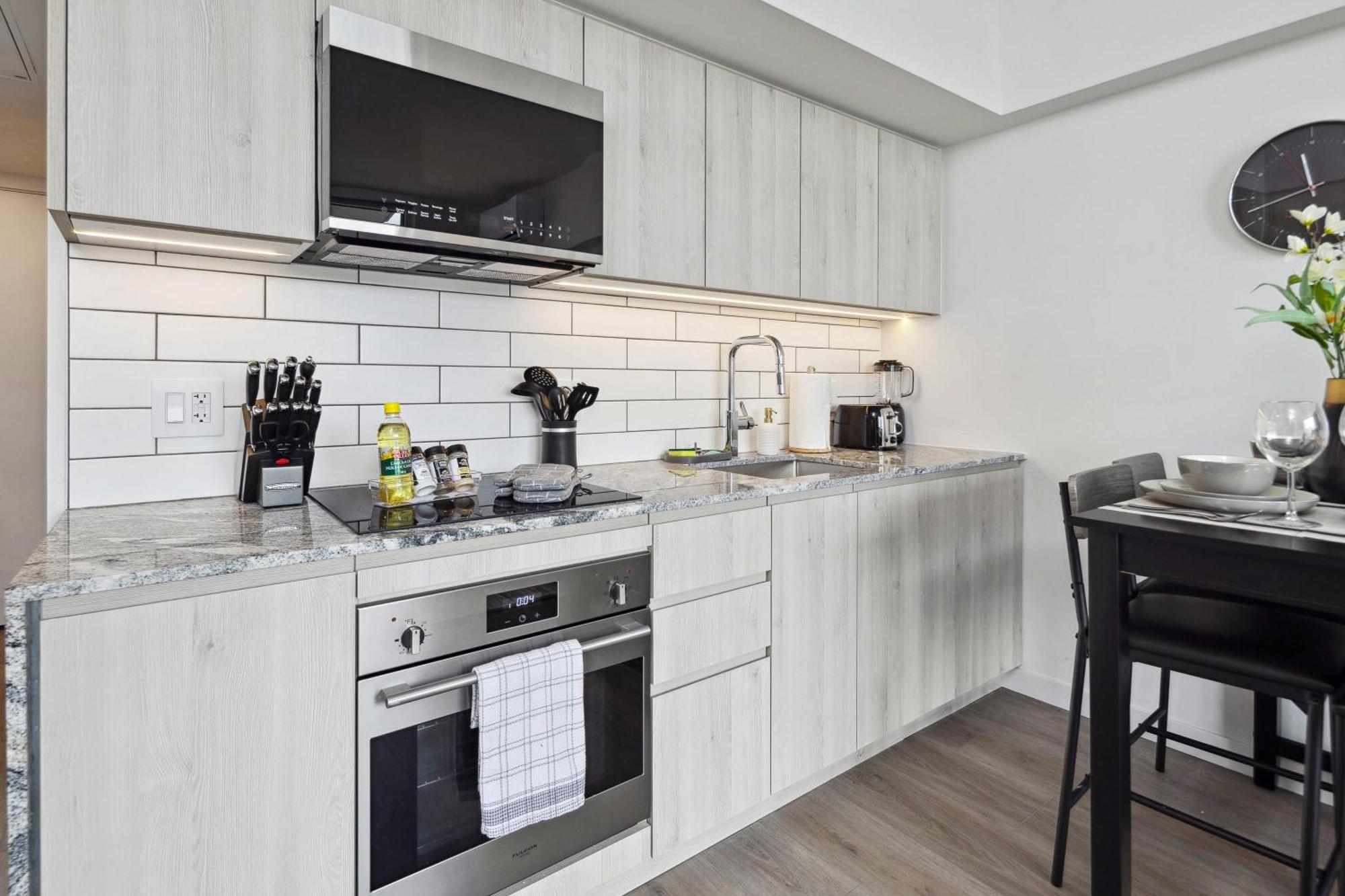 Brand New City Apt In Downtown Ванкувер Экстерьер фото